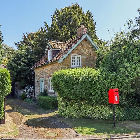 Old Blacksmiths Cottage Market Rasen Exteriör bild